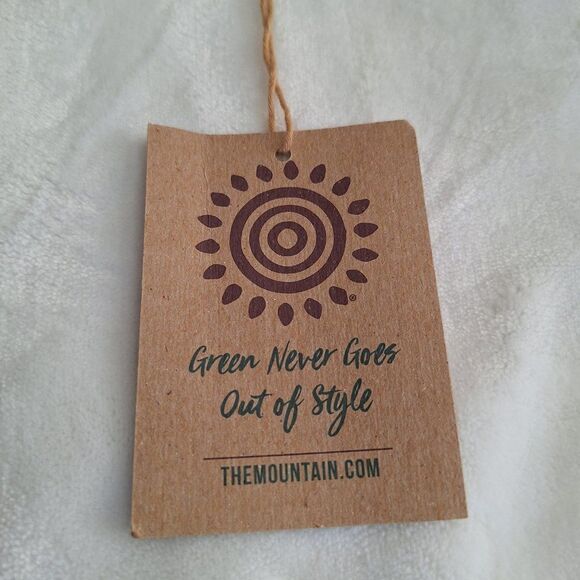 NWT-The Mountain Woman Nasty Lips Flowers Medium Graphic T-Shirt Gift‎ Biker - Picture 4 of 8